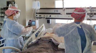 El común denominador de los internado en Santa Fe con Covid-19, son personas que pasaron entre seis meses y un año sin colocarse la última dosis.&nbsp;