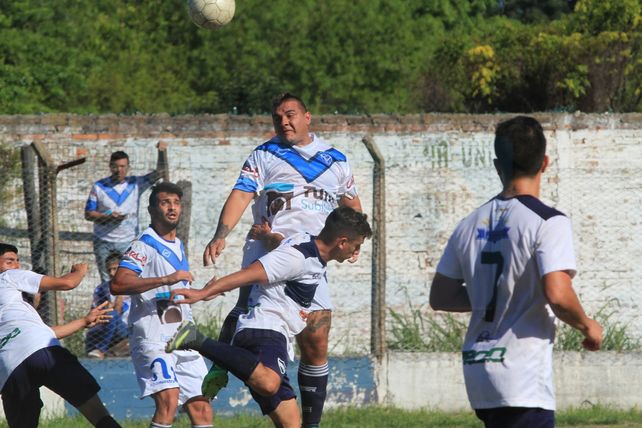 Sportivo Urquiza y Universitario protagonizarán una de las semifinales de Primera División.&nbsp;