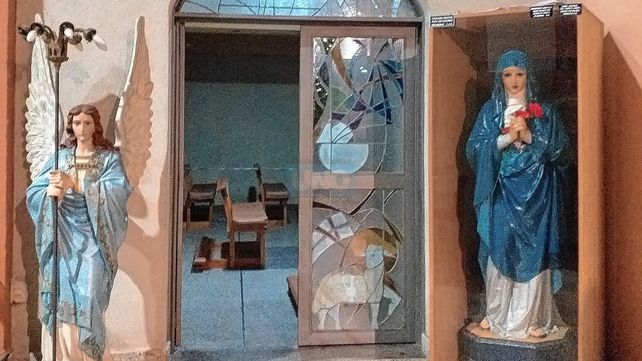 Ubicación. La imagen de la Virgen se encuentra actualmente a la entrada de la capilla de Adoración Perpetua