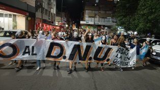 En Concepción del Uruguay marcharon contra el DNU y la Ley Ómnibus. Hubo cuestionamientos a los puntos que afectan al sector de la cultura.