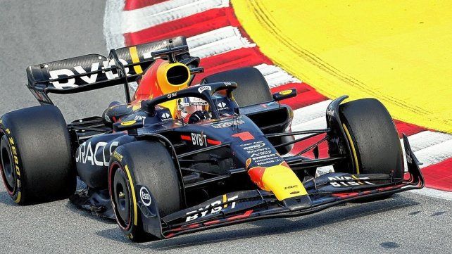 Verstappen manda en la segunda sesión de la F1 en Barcelona