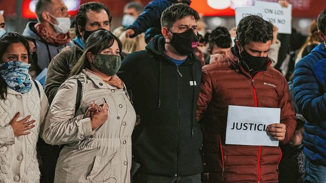 La mamá y el papá de la nena que sufrió abuso en la escuela de Rafaela encabezaron una marcha el sábado