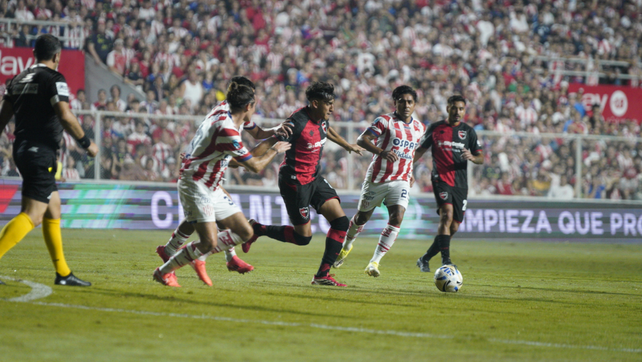 Una de las iniciativas de la campaña se realizó con las camisetas del triunfo leproso por 3-2 ante Unión.