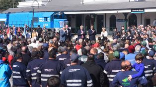 Aplausos al llegar. Ya en Cañada de Gómez, Alexis Guerrera, Omar Perotti, Alberto Fernández y Sergio Massa dieron la bienvenida al tren.