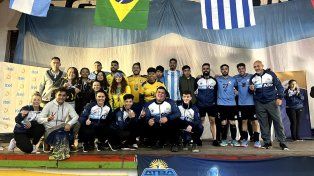 Jugadores de los distintos seleccionados juntos. En el Panamericano hubo competencia y camaradería.