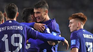 Alejo Veliz celebra el quinto gol del seleccionado sub-20. Infantino y Brian Aguirre, los otros goles rosarinos de Argentina en la goleada ante Nueva Zelanda.&nbsp;