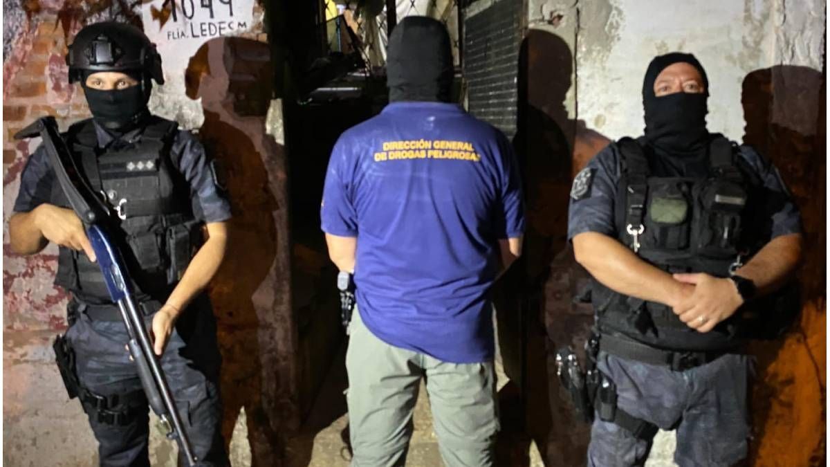 Narcomenudeo en Concordia: detuvieron a 16 personas y hallaron drogas y dos cráneos