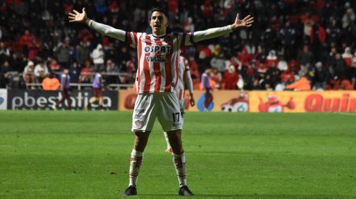 Mosqueira, tras el golazo que hizo estallar al 15 de Abril: Fue una noche soñada y el viento me ayudó