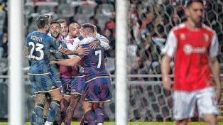 Fiorentina, con Nicolás González en su formación, goleó a Sporting Braga en la Conference League.