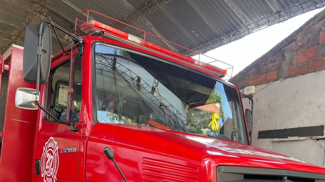 El camión de los Bomberos Voluntarios tiene más de 20 años.