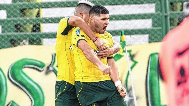 Defensa superó a Riestra y es líder transitorio en la zona A del Clausura