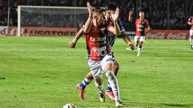 Datos contundentes: Colón resistió con uno menos y dejó en claro que pudo ganarlo