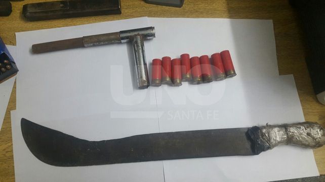 Tras un tiroteo arrestaron a cuatro delincuentes e incautaron una ametralladora