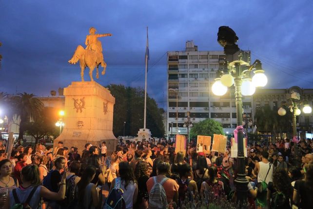 Paraná se movilizó para reclamar justicia por el femicidio de Agustina