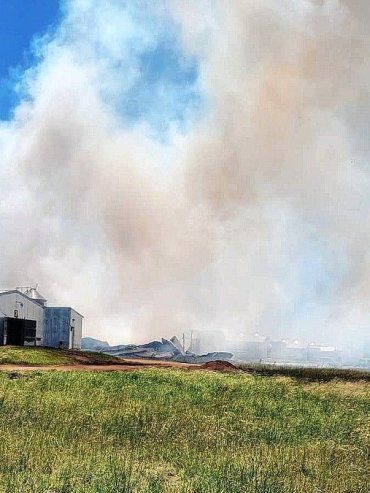 Incendio de gran magnitud destruyó un galpón avícola en Federal