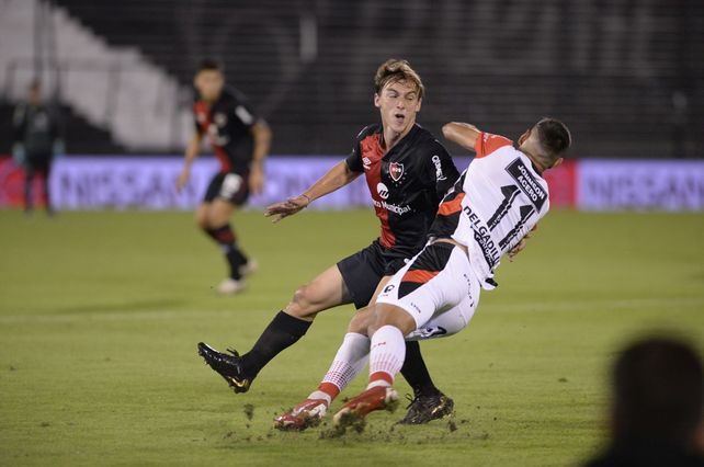 Newells se trajo un punto de Brasil en el debut en la Copa Sudamericana