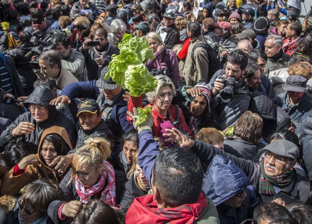 Una protesta de pequeños y medianos productores se llevó a cabo hoy en la Plaza de Mayo