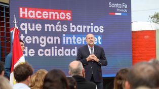 El gobernador presentó en la ciudad Santa Fe el programa Santa Fe + Conectada.