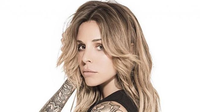 Candelaria Tinelli se desnudó por completo en Esquel