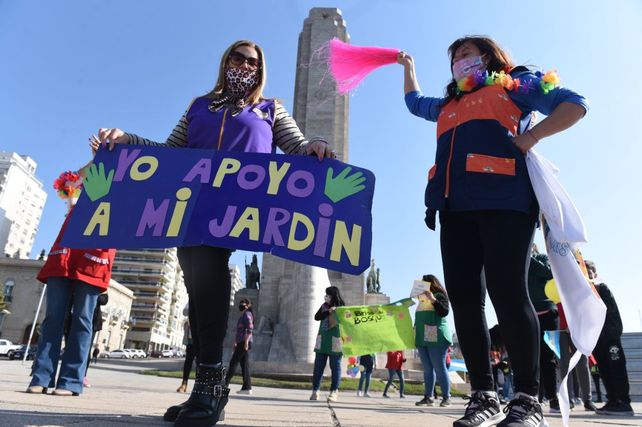 El año pasado las maestras de jardines particulares se congregaron por la crisis económica de la pandemia. Hoy piden vacunas.&nbsp;