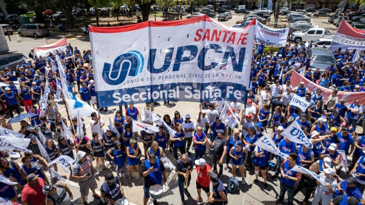 Paritarias: UPCN aceptó la oferta salarial del gobierno de Santa Fe