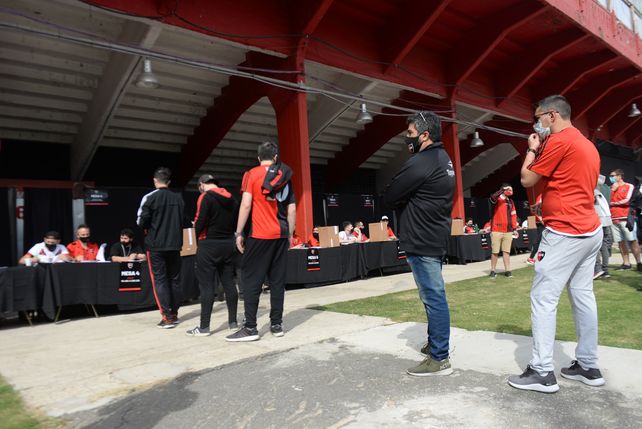 Los socios de Newells tienen la opción de elegir entre cuatro listas.