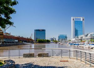 Un joven murió ahogado en Puerto Madero al tirarse al agua para recuperar su mochila
