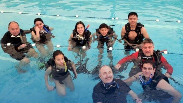 El curso de buceo está abierto a todas las personas mayores de 8 años