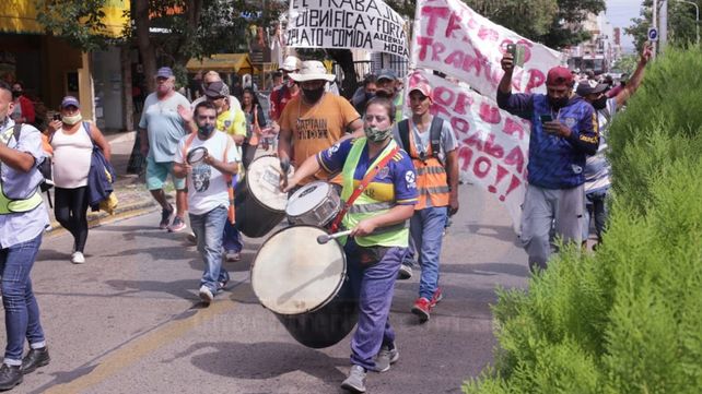 Estacionamiento Medido: tarjeteros protestaron frente al municipio