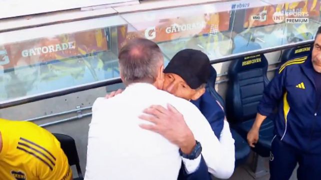 El saludo de Miguel Ángel Russo con Ariel Holan