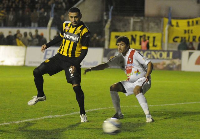 Telechea ensayó el adiós a Santamarina
