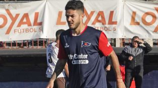 El distinto del matador. Diego Aguirre, el 10 del charrúa que llegó de la mano del Chueco Malvestiti y se ganó elogio de todos.&nbsp; 