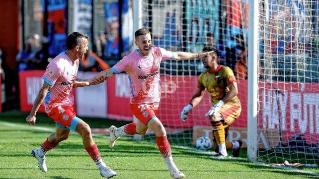 Arsenal venció a Colón por 1-0 y el Sabalero está en zona de descenso.