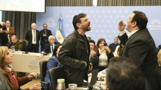 Escándalo en Diputados: el debate por Malvinas terminó en insultos y forcejeos