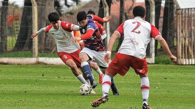 La reserva de Unión perdió con Huracán en Santa Fe y desaprovechó la chance de ser líder La reserva de Unión perdió con Huracán en Santa Fe y desaprovechó la chance de ser líder