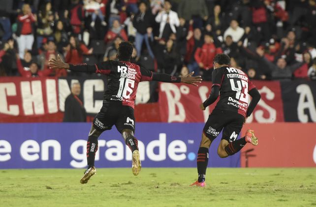 Reasco grita un gol que fue un gran desquite personal.