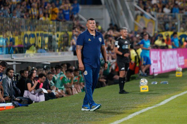 Jorge Almirón apuesta fuerte con el equipo. Quiere que Central se acerque aún más a la clasificación.