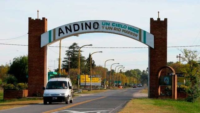 La localidad de Andino se encuentra ubicada en el departamento Iriondo a 47 kilómetros de Rosario.
