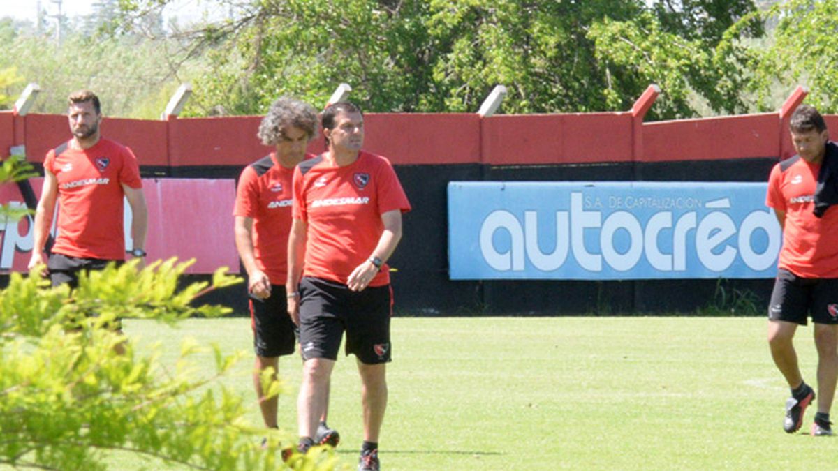 Nicholas Raggio Raggio rompe esquemas en Newells: modificaría nombres y sistema