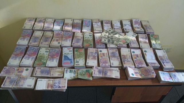 En un control de rutina secuestraron un auto que llevaba más de 450 mil pesos