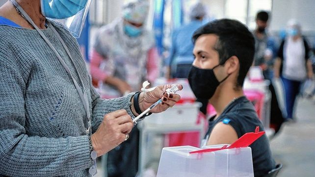 En Entre Ríos vacunarán a los jóvenes que vayan a boliches