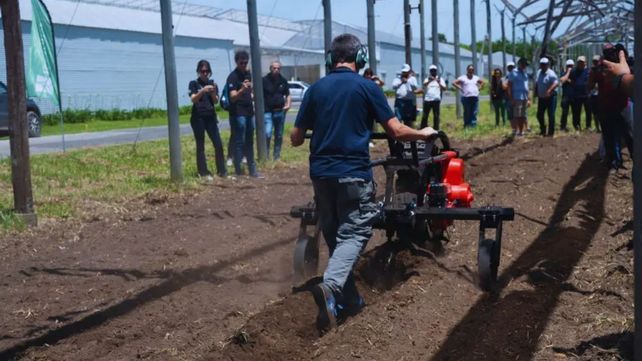 Chango es un microtractor con dos velocidades de avance.