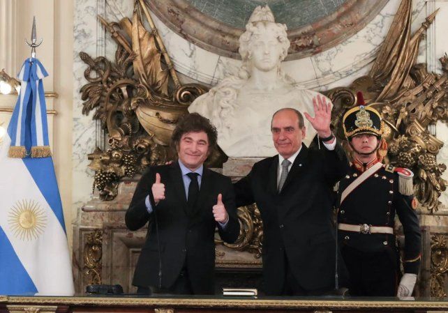 Guillermo Francos juró en el Salón Blanco como jefe de Gabinete