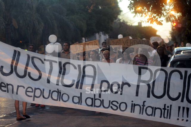 Globos blancos. Familiares y amigos de Rocío marcharon por justicia.