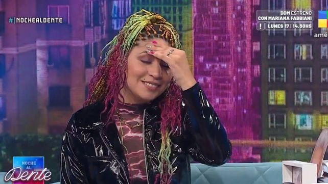 La cantante de cumbia Rocío Quiroz recordó cuándo una fanática la mordió en pleno show.&nbsp;