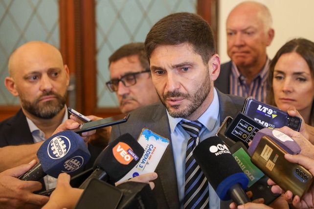 El gobernador Pullaro estableció una mesa de trabajo con los sectores productivos de la provincia.