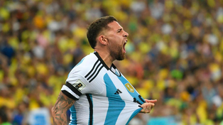 Nicolás Otamendi celebra eufórico su gol. Argentina derrotó a Brasil por la mínima diferencia.