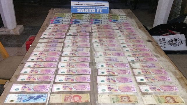 Presos por estar fumando marihuana en la plaza España