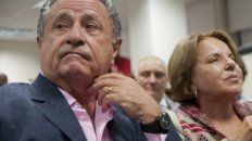 eduardo duhalde hablo (poco) pero no aclaro por que fue vacunado con su familia eduardo duhalde hablo (poco) pero no aclaro por que fue vacunado con su familia