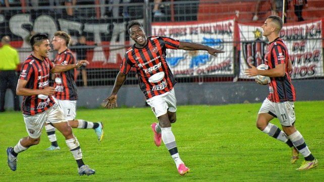 El colombiano José Valencia rescindió contrato con Patronato.